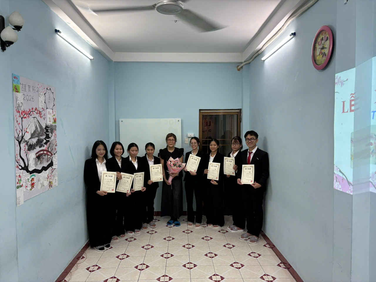 LỄ XUẤT CẢNH DU HỌC SINH KỲ THÁNG 4/2026 9 z c d e ee b c bc LỄ XUẤT CẢNH DU HỌC SINH KỲ THÁNG 4/2026